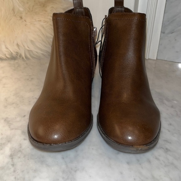 NEW! American Rag Cadee Ankle Booties Brown - Picture 5 of 12